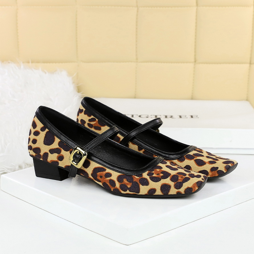 8292-1 Korean Style Simple Suede Women's Square Toe Shallow Mouth Chunky Low Heel One-Strap Metal Versatile Single Shoes_vogvips.com