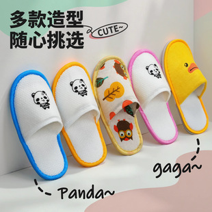 ��ͯһ������Ь�Ƶ��e�^�ӼҴ������мӺ�������mС����ͨ����Ь