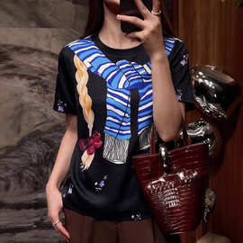 时尚休闲风藏青小众印花正肩T恤女2026夏季新款显瘦百搭大码上衣