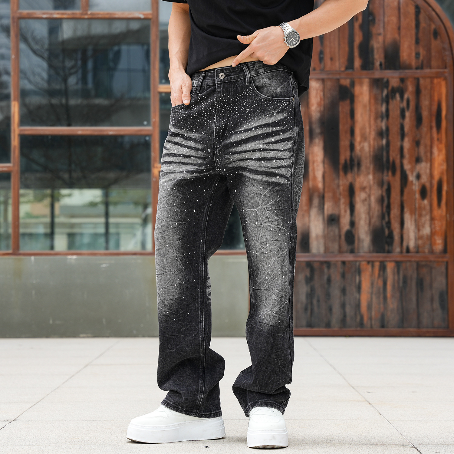 Jeans slim dritti neri effetto consumato da uomo con dettagli in strass - Pantaloni in denim di cotone stile hip hop streetwear per abbigliamento casual_voghion.com