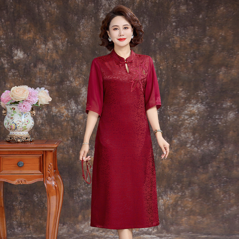 2026 New Style New Chinese-Style Improved Cheongsam Dress for Mothers, Summer Short-Sleeve Embroidered Dress for Middle-Aged and Elderly Women, Wedding Banquet Attire 2026 New Style New Chinese-Style Improved Cheongsam Dress for Mothers, Summer Short-Sleeve Embroidered Dress for Middle-Aged and Elderly Women, Wedding Banquet Attire