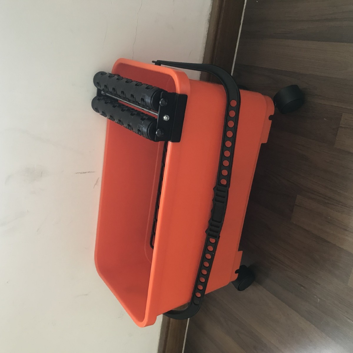 厂家供应24L塑料抹泥桶 可定牌