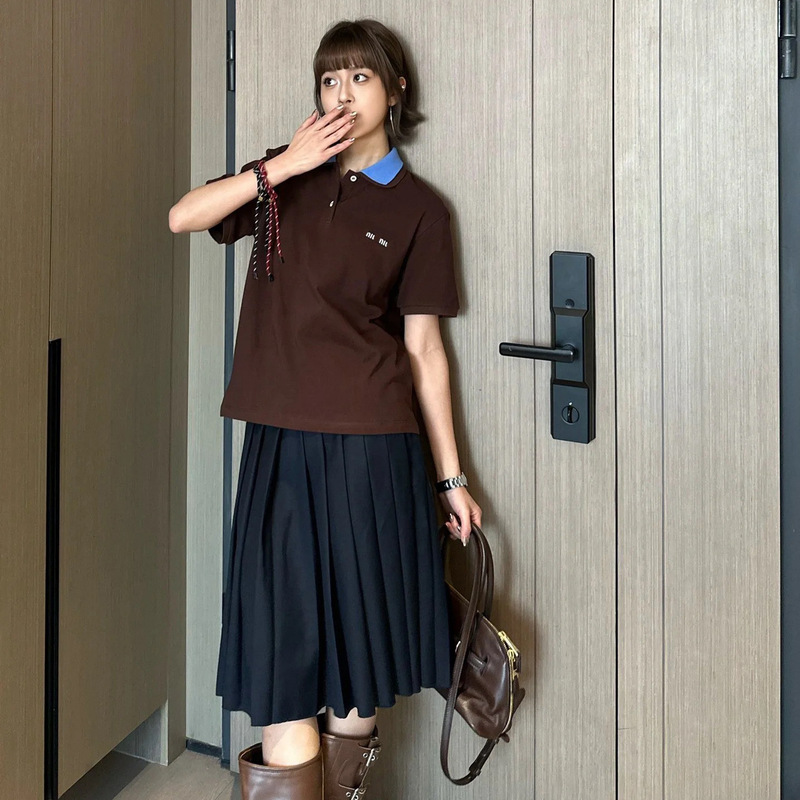 High Version Miu Miaojia 25 Spring and Summer New Design Blue Contrasting Color Double Collar Embroidered Polo Short-Sleeved Knitwear High Version Miu Miaojia 25 Spring and Summer New Design Blue Contrasting Color Double Collar Embroidered Polo Short-Sleeved Knitwear