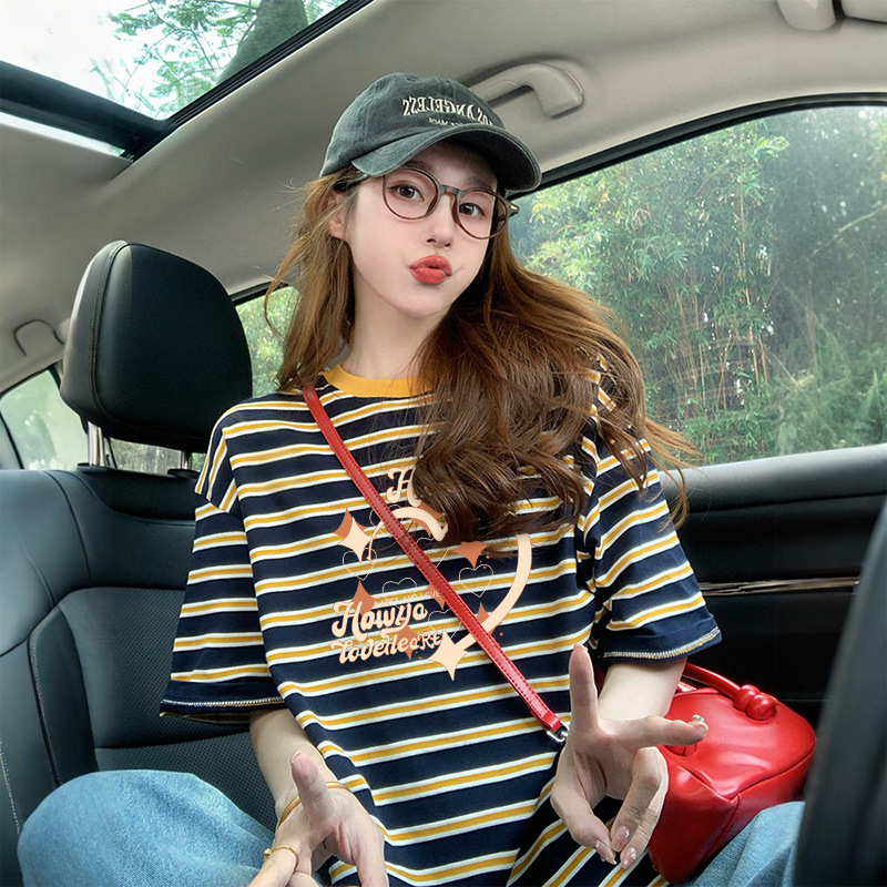 Pure Cotton Sweet Cool Graffiti Mid-Length Striped T-Shirt for Women with a Unique Retro Color-Blocking Design, Loose and Versatile Top