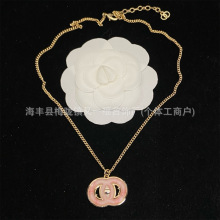 新款香家粉色琉璃项链女滴胶珐琅高级感轻奢香奶奶锁骨链