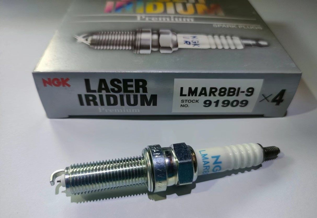 NGK genuine motorcycle iridium spark plug LMAR8BI-9 is suitable for CFMOTO 450SR and Sun V-Rui