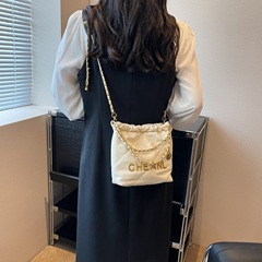 新しいスタイルの香りのよい大容量菱形ショッピングバッグトートバッグゴミ袋シングルショルダークロスボディチェーンレディースバッグカジュアル