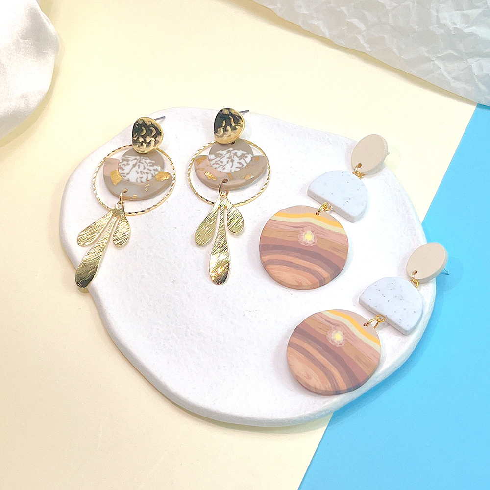 1 Pair Retro Round Soft Clay Women's Drop Earrings display picture 1