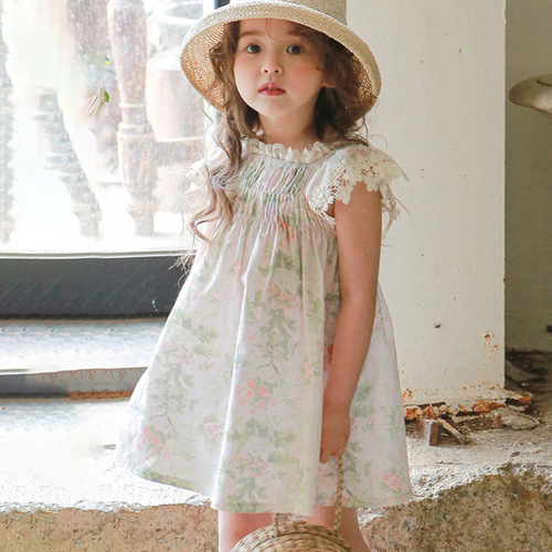 2024 Summer Strawberry San Korean Style Children's Dress for Girls with Elastic Lace Sleeve and Flower Decor