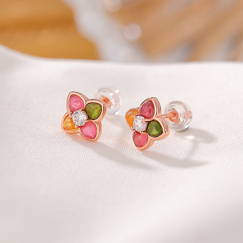 Bông tai bạc S925 mạ vàng hồng hình hoa cỏ bốn lá đính tourmaline — Một cặp (màu ngẫu nhiên của tourmaline)