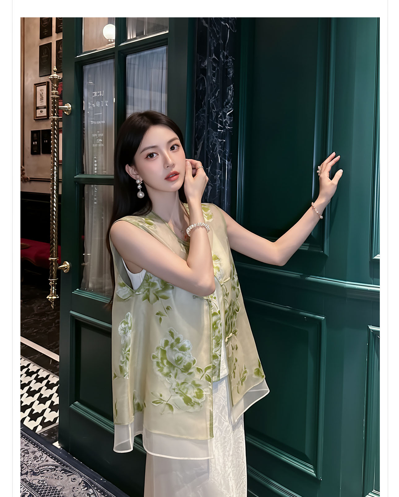 Áo vest gile nữ thêu hoa cổ điển phong cách Trung Hoa mới, tay ngắn mỏng nhẹ mùa hè — Trắng xanh chi tiết 7