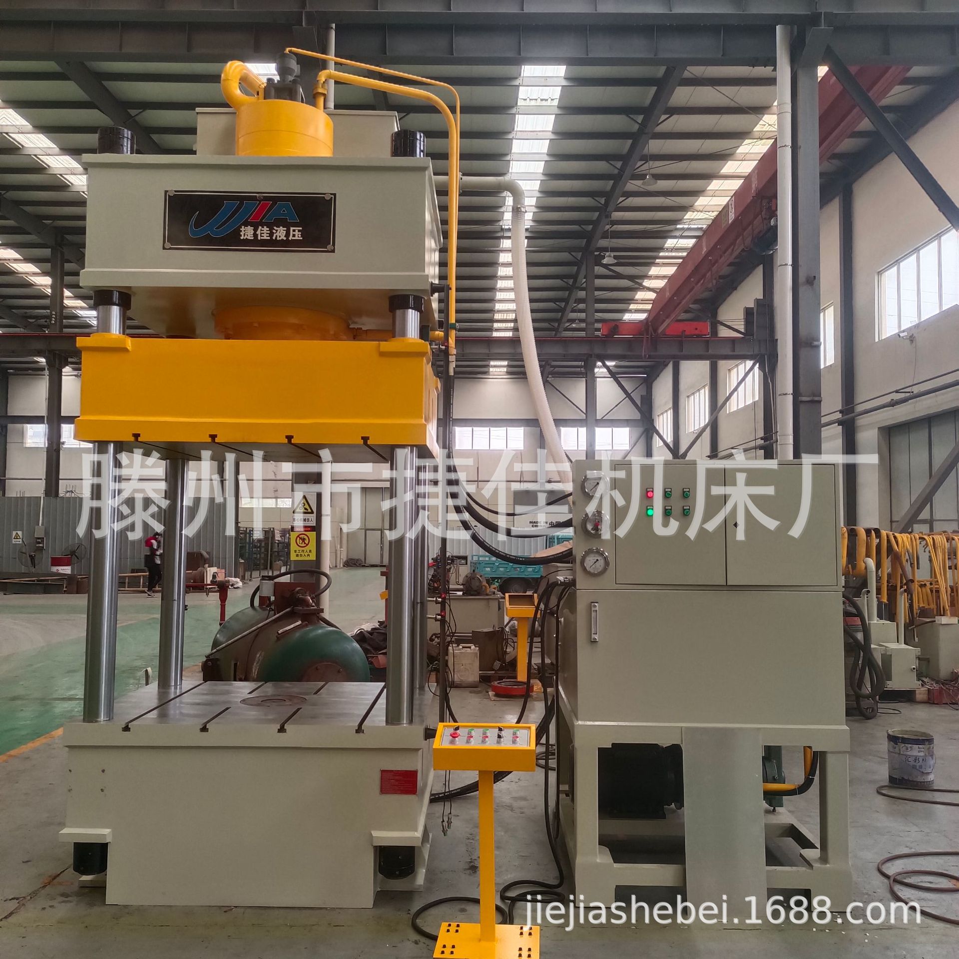 500吨  630吨 专业生产灰斗车成型液压机，精密四柱压力机