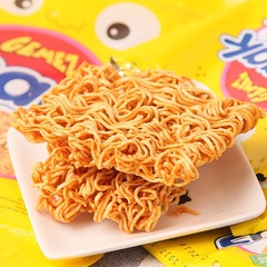 Indonesian Imported Internet Celebrity Chicken Crispy Noodles 28/30g GEMEZ Enaak Crispy Dry Noodles Wholesale and Retail