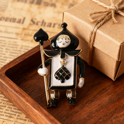 Brooch Fashionable and Stylish – Yaxa sancaqları