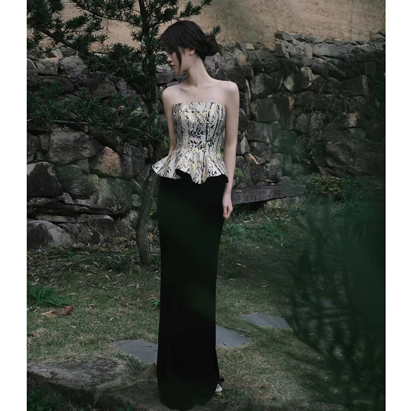 Đầm dạ hội đuôi cá không dây, thiết kế sang trọng, tôn dáng — Kiểu ống ngực màu đen, Kiểu quây ngực màu đỏ rượu