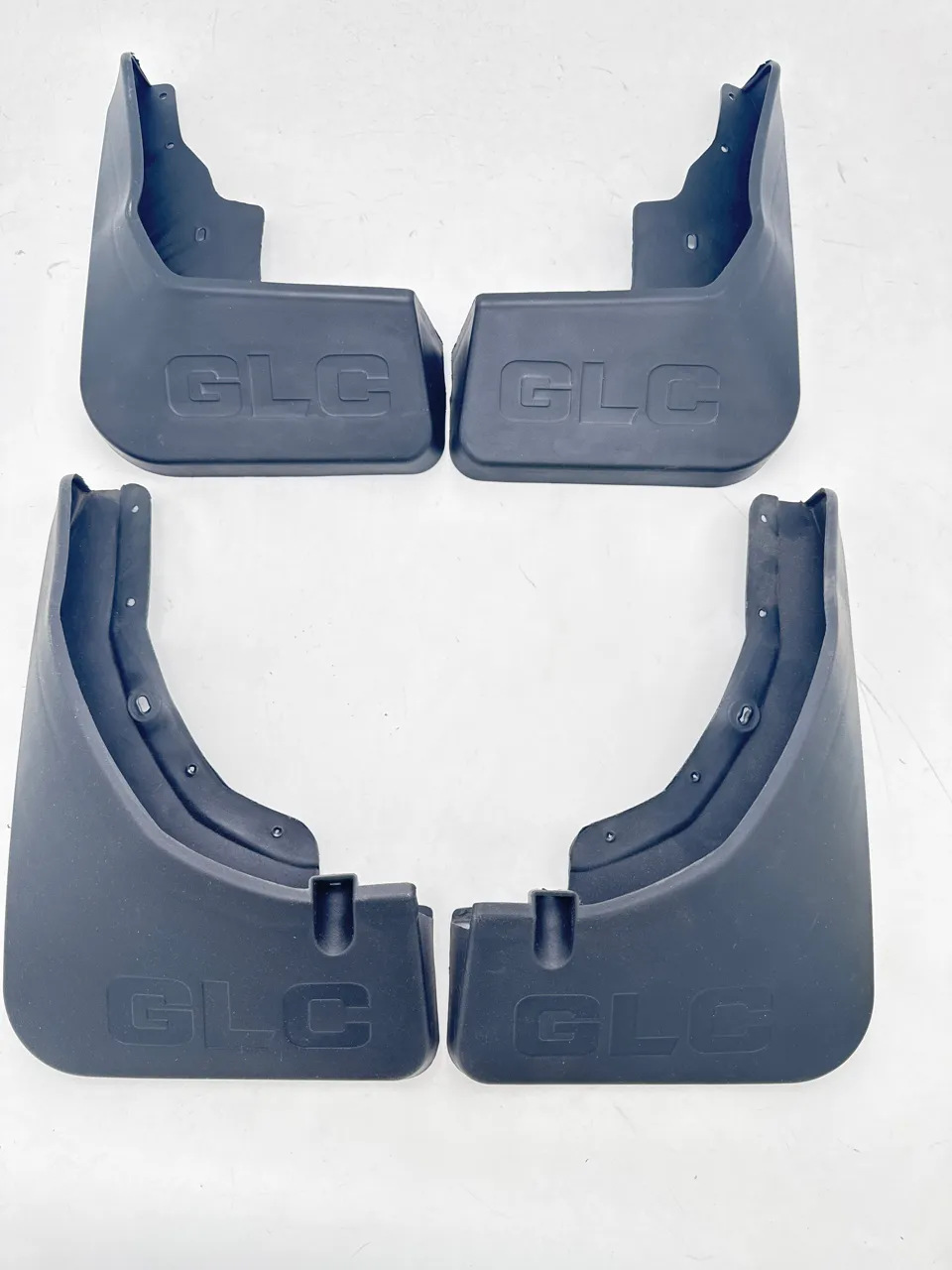 Adecuado para 2014-2016 Mercedes-Benz GLC sin pedales Guardabarros de goma blanda Guardabarros para neumáticos de coche