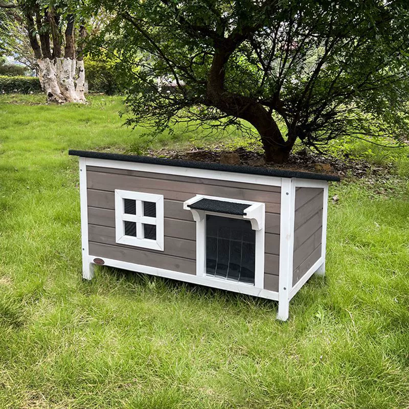 Внутренний и наружный наклонный деревянный дом для кошек