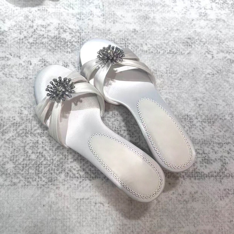 Sheepskin Version~Niche French-Style Pointed-Toe Satin Slippers with Rhinestones and Sparkling Fireworks Buckle, Fairy-Style Thin-Heeled High Heels for Women Sheepskin Version~Niche French-Style Pointed-Toe Satin Slippers with Rhinestones and Sparkling Fireworks Buckle, Fairy-Style Thin-Heeled High Heels for Women