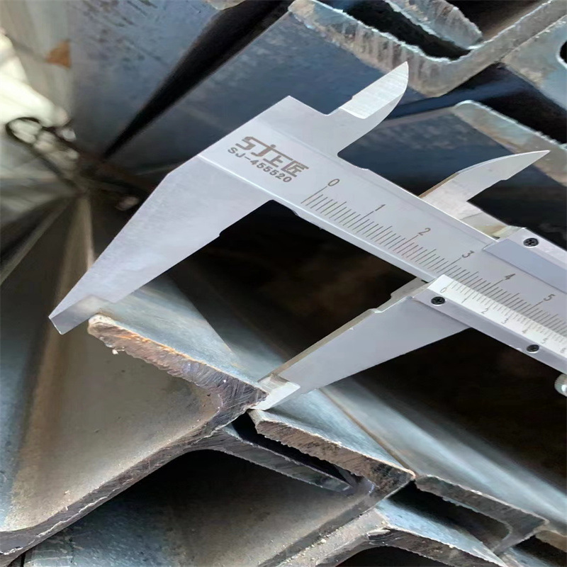 镀锌角钢打孔国标热浸锌角钢制作幕墙装饰镀锌角铁可截尺出口