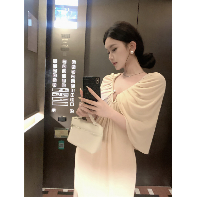 昕可达 漫步沙丘风古典浪漫褶皱披肩斗篷披肩珍珠扣显瘦连衣裙|undefined