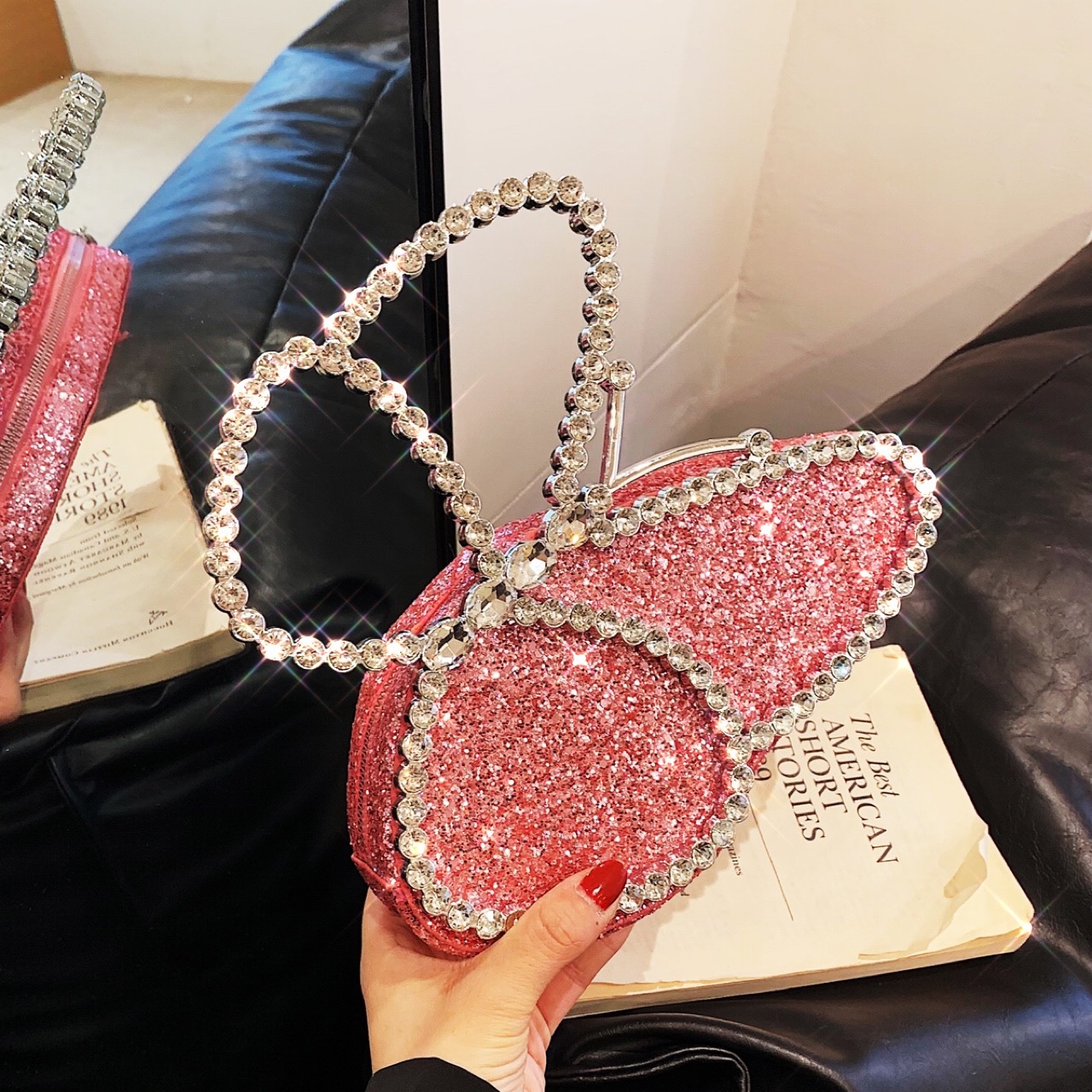 Funkelnde Schmetterling Bankett für Frauen 2024 Sommer Neue Kollektion besetzt Wasser Diamant prominente Party Handheld_voghion.com