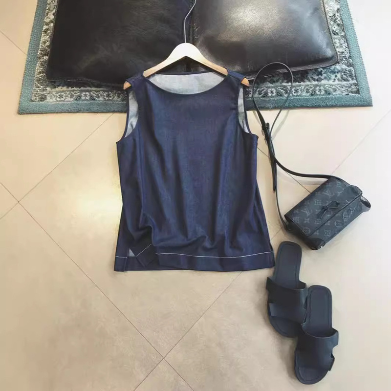 Simple Turkish Cotton Twill Sleeveless Top with a Boat Neck, New for Summer 2024, Stylish and Elegant