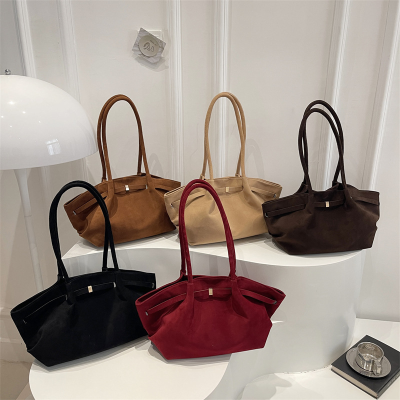 Wholesale High-End Retro Portable Bucket Bag Women's Bag 2025 Winter New Style Simple Light Luxury Shoulder Bag Trendy Armpit Bag