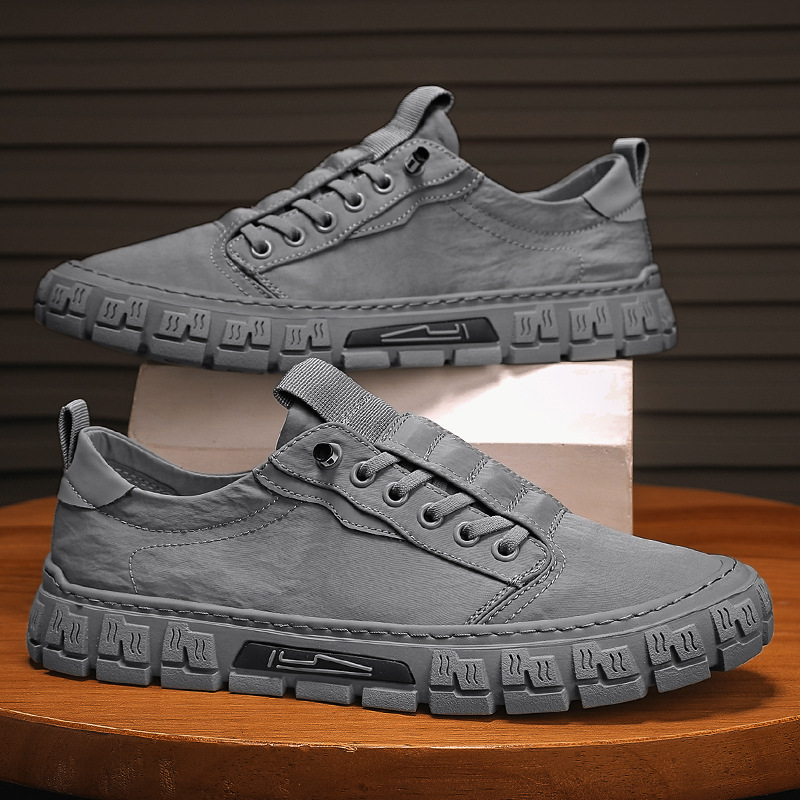 2024 Spring and Summer New Style Breathable Solid Color Versatile Sneakers Retro Fashion Slip-On Lace-Free Casual Sports Shoes for Men