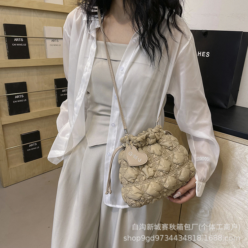 Cross-Border Minimalist Diamond Quilted Drawstring Bucket Bag For Women, Nylon Cloud Shoulder & Crossbody Bag, Lightweight Dumpling Bag - Thumbnail 3