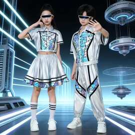 六一儿童未来科技感演出服AI机器人街舞服啦啦队运动会团体表演服