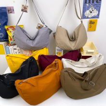 日系休闲邮差包大容量帆布包包复古旅行女通勤斜挎包学生单肩包