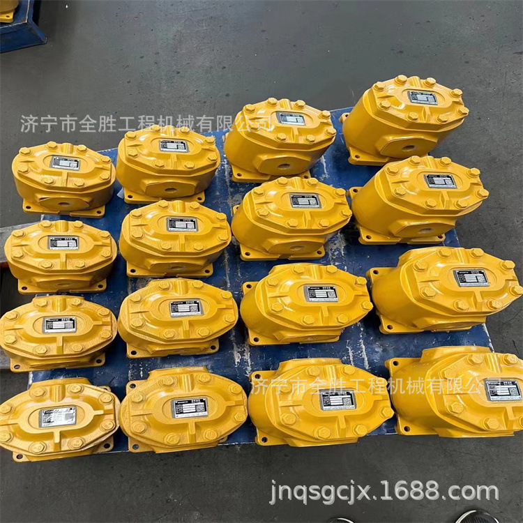 D65E-12推土机机齿轮泵704-11-38100 散热器芯6150-61-2124