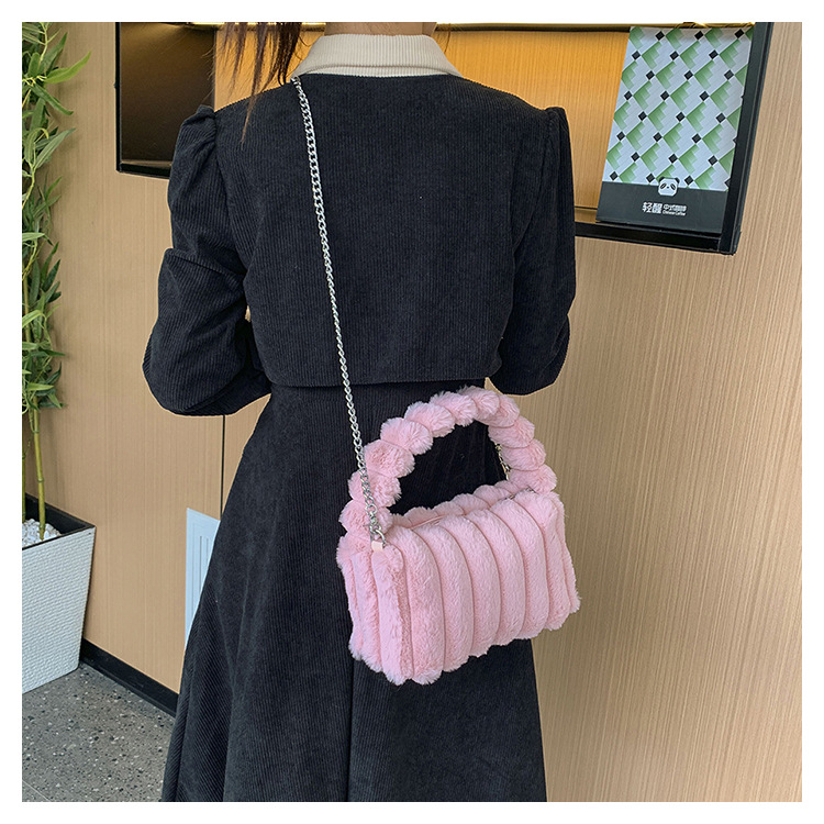 Women's All Seasons Plush Solid Color Streetwear Square Zipper Square Bag display picture 2