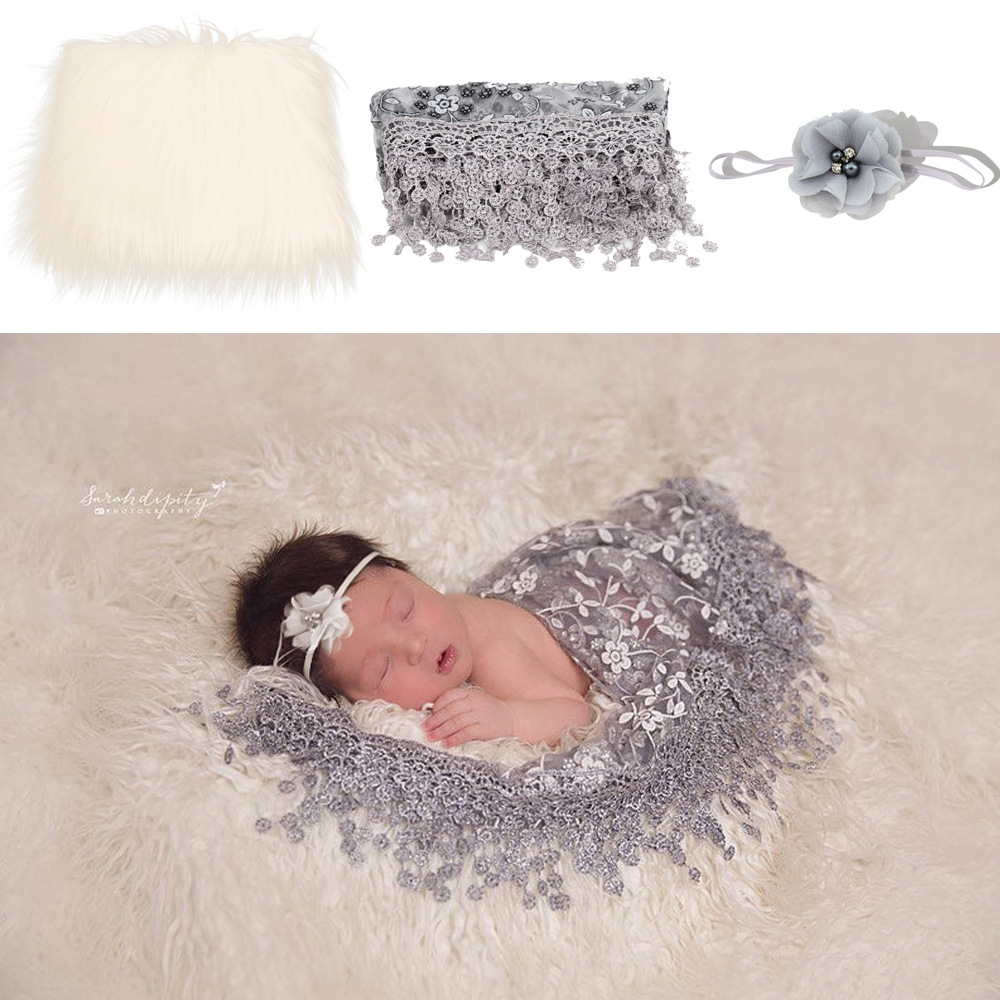 흰색 담요 + 회색 랩 + 회색 헤어 밴드