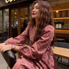 显瘦复古甜美气质高腰灯芯绒碎花秋季新连衣裙