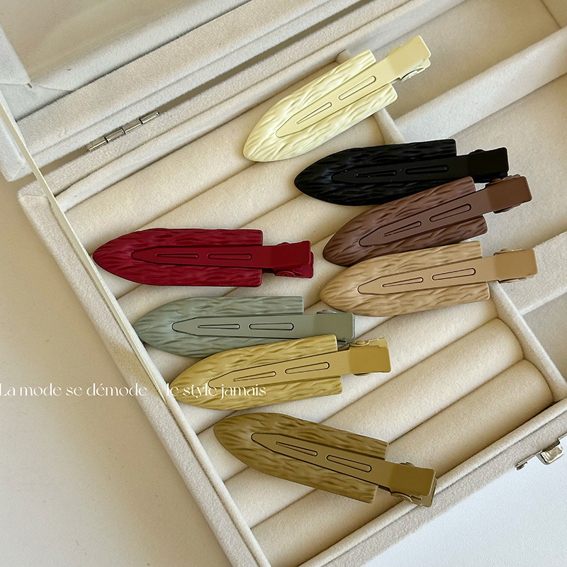 Fermaglio per capelli minimalista in metallo per donna elegante_voghion.com