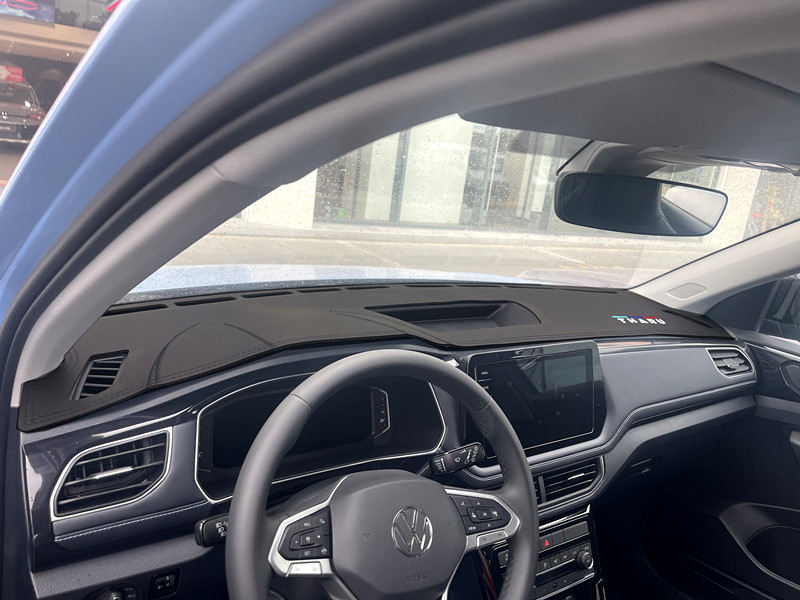 Dashboard Sunscreen Mat for Volkswagen Tharu