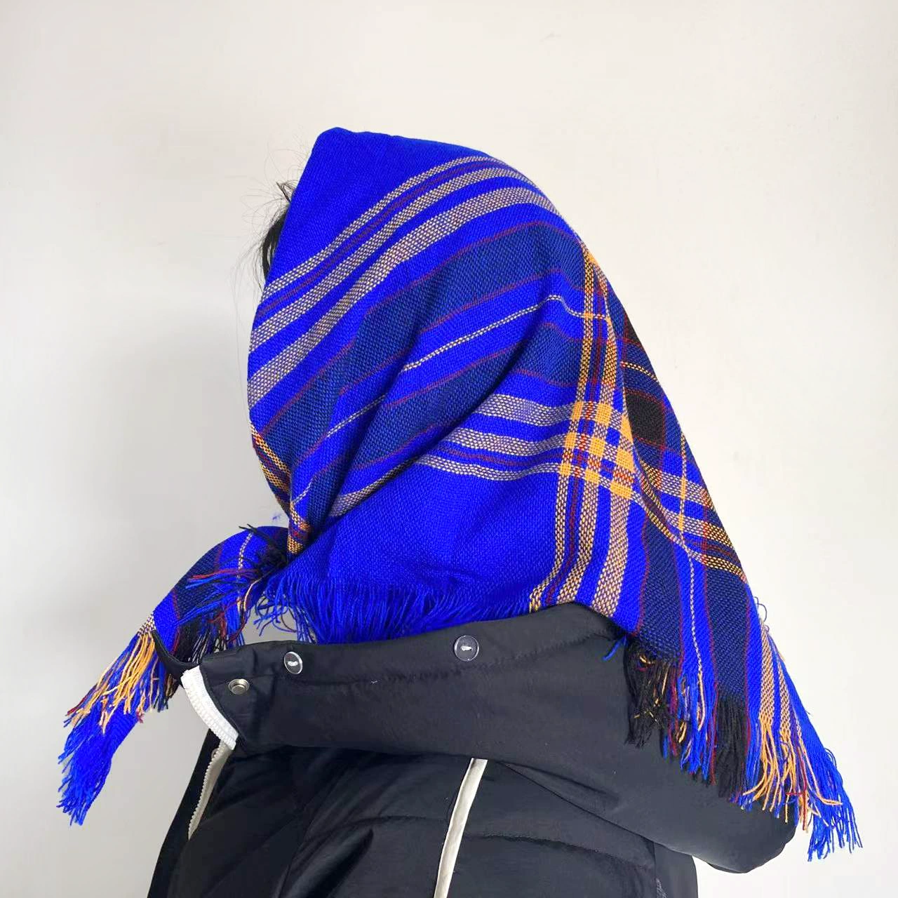 Country scarf for elderly, 2024 years