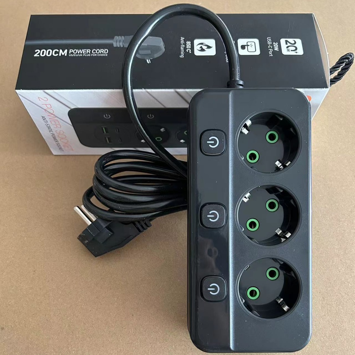 Comercio exterior estándar europeo inteligente con enchufe de fila USB multifuncional con enchufe de cable, diseño de interruptor de control dividido negro al por mayor transfronterizo