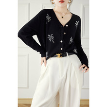 2024年秋冬新款法式V领针织开衫长袖重工亮片花朵宽松上衣外套女