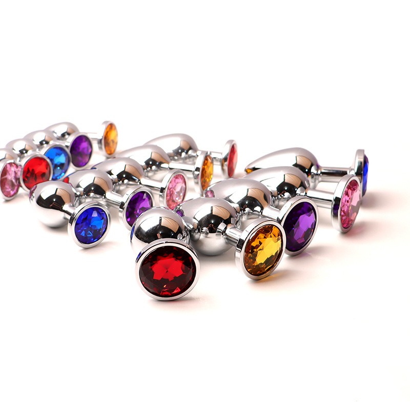 Metal Anal Plug Set with Diamond Detail, 3 Sizes with Velvet Pouch — detail image 33