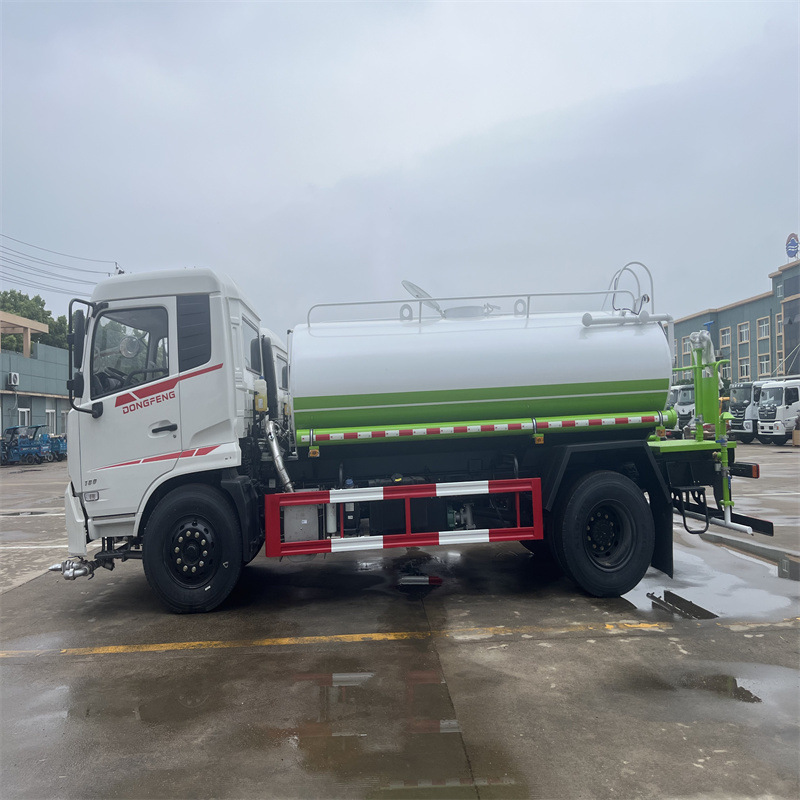 Exported to Saudi Arabia and the United Arab Emirates Sprinkler Truck, Stainless Steel Water Transport Truck, Greening Spray Truck with Gcc Ottc Certification