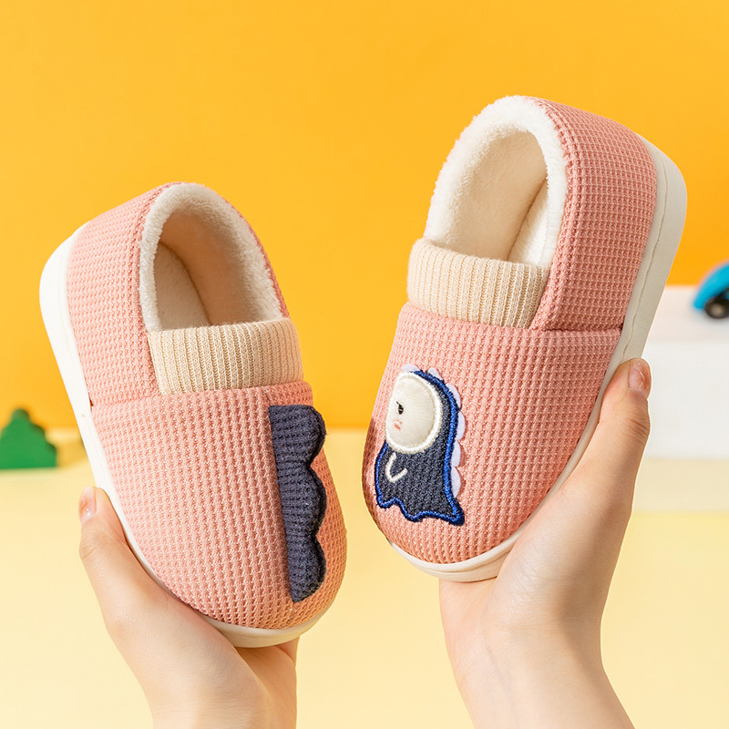Invierno zapatillas de algodón para niños, niños y niñas, padres e hijos, bolsas de dibujos animados lindas, tacones antideslizantes para bebés en el interior, zapatillas de lana casera