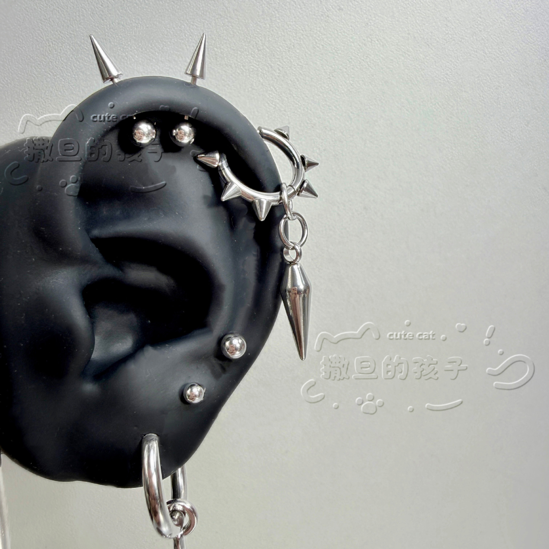 16G labret stud size and finish detail
