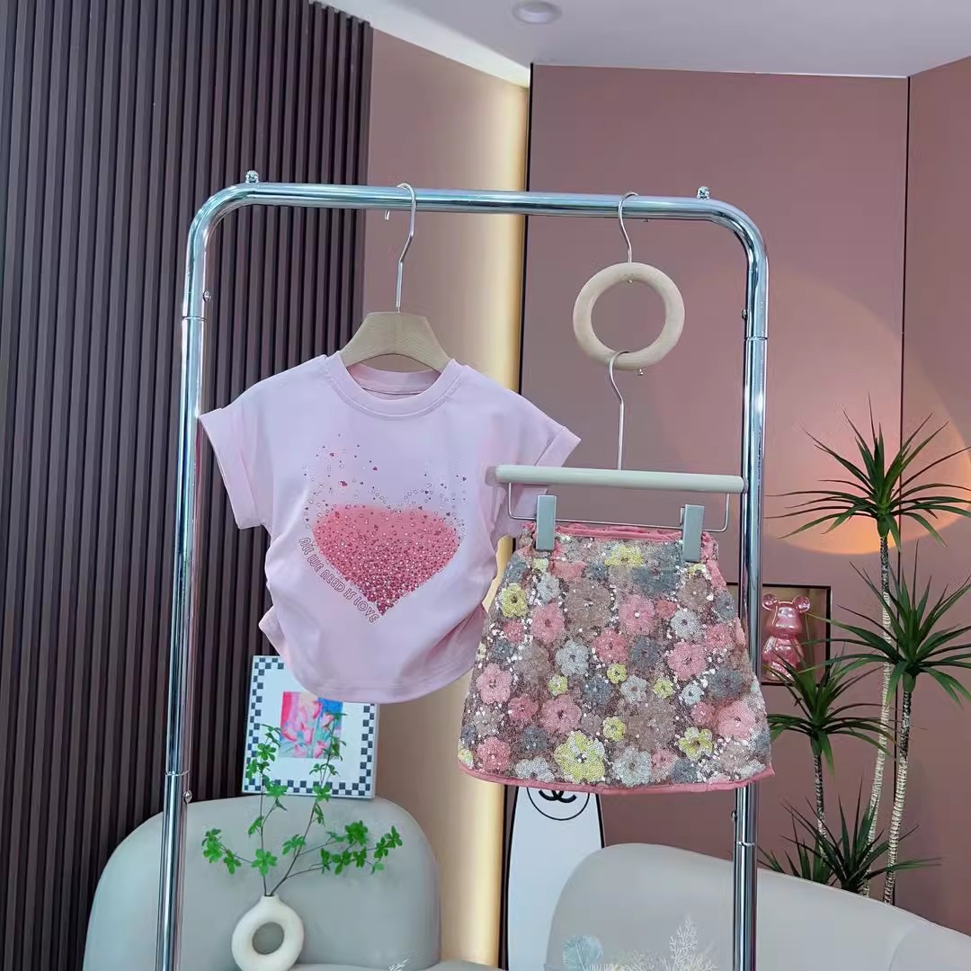 Girl's Suit 2024 Summer New Children's Short-sleeved T-shirt Sequin Skirt Two-piece Girl's Fashionable Summer Dress