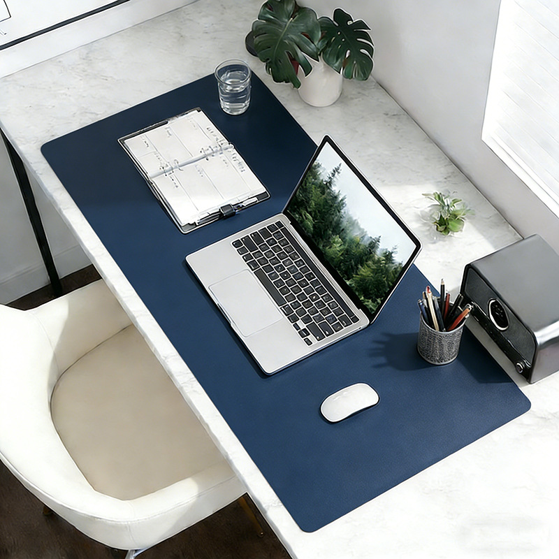 진한 파란색 벨벳 바닥