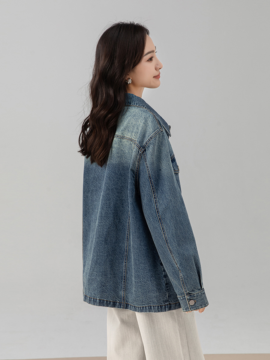 Áo khoác denim nữ phong cách Mỹ retro, nhiều túi, cổ bẻ dáng rộng — màu xanh