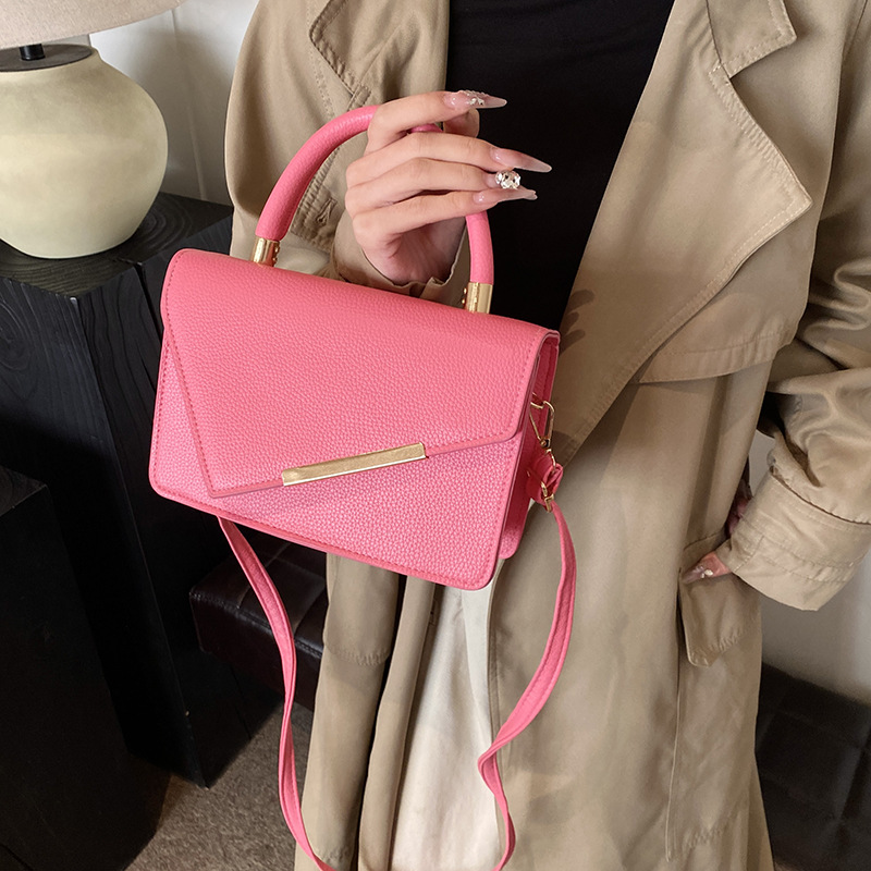 2024 otoño y invierno nuevo estilo versátil bolso de mano de este año popular retro nicho diseño mochila pequeña bolsa cuadrada