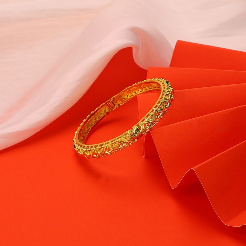 Indian Dubai Bride's Starry Gold Bracelet, Finely Crafted Hollow Star Bracelet, Versatile Floral Gift Jewelry