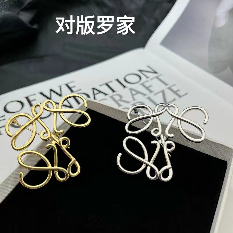 Sophisticated design geometric fashionable brooch
